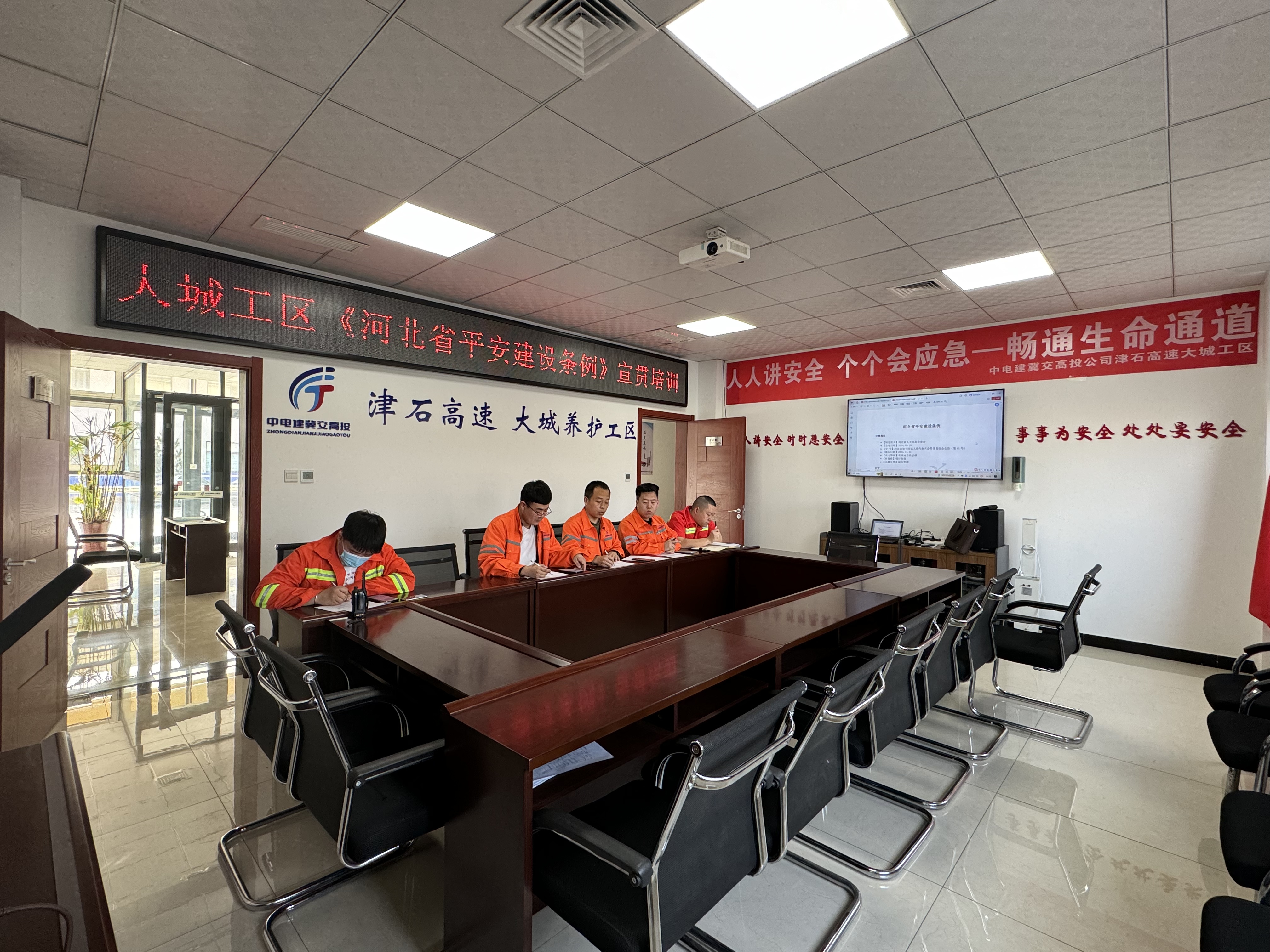 8aa117ee79e8d561a67a590340d1351.jpg 8aa117ee79e8d561a67a590340d1351.jpg